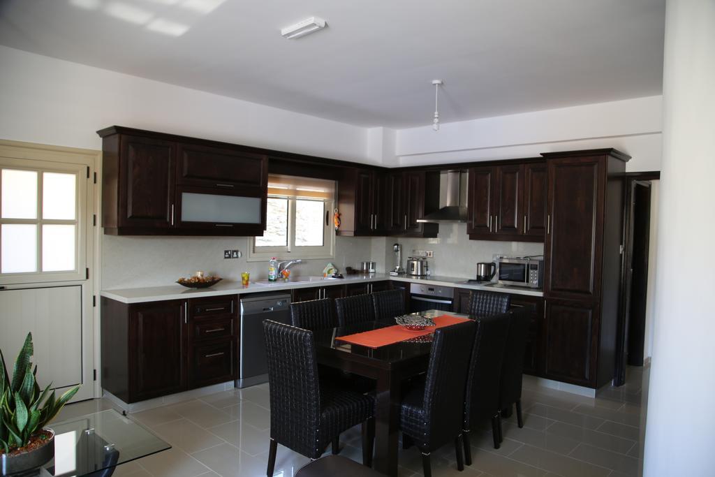 Villa Melyia كاتو بيرغوس الغرفة الصورة